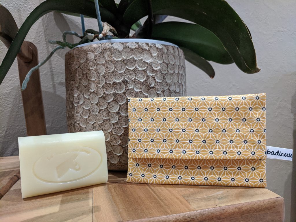 pochette à savon imperméable jaune asanoha